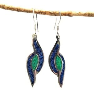 Vintage Mexican Silvertone Crushed Stone Inlay Dangle Hook Earrings